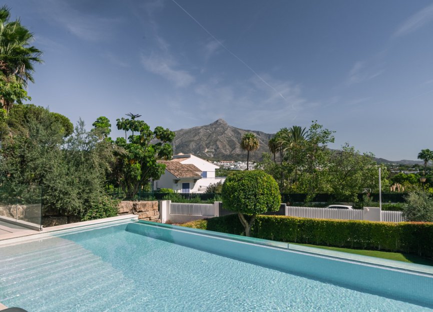 Resale - House - Detached Villa - Marbella - Nueva Andalucia