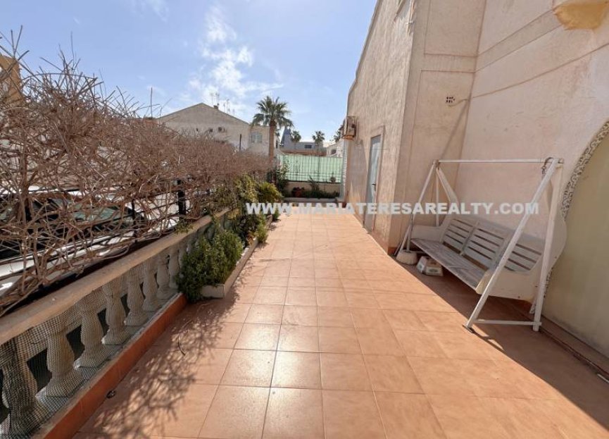 Resale - Townhouse - Los Narejos - Urb. Oasis