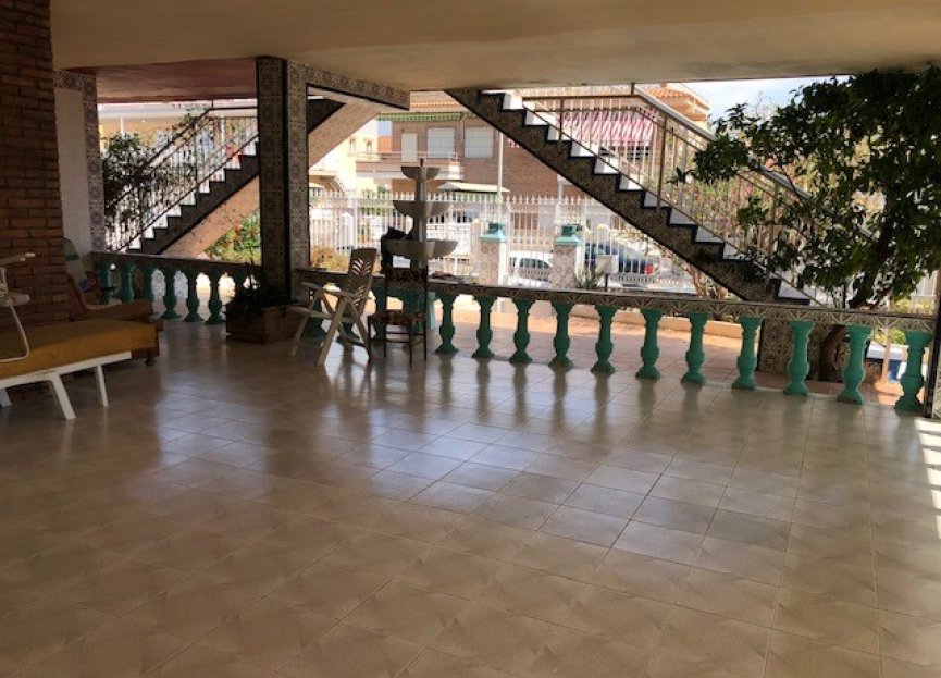 Resale - Villa - Los Alcazares - Punta Calera