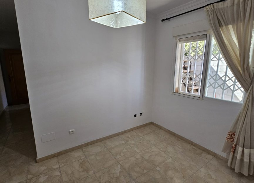 Resale - Villa - Aguilas - Center