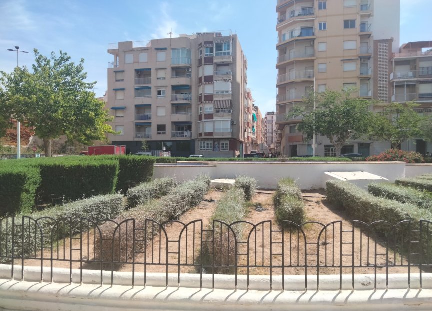 Resale - Apartment - Aguilas - Center