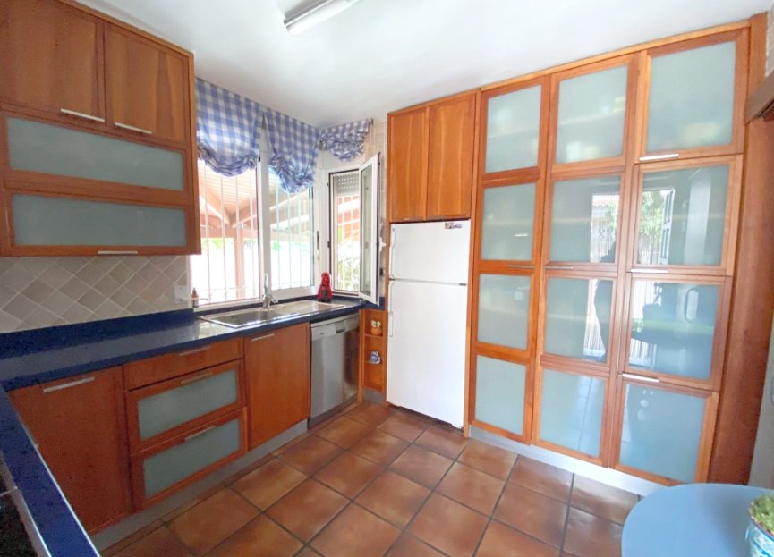 Resale - Villa - Los Alcazares