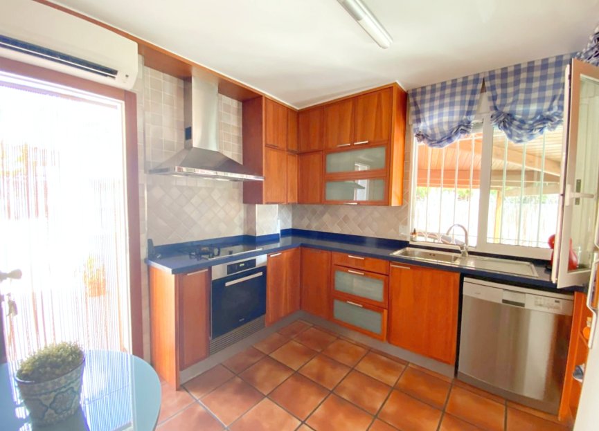 Resale - Villa - Los Alcazares