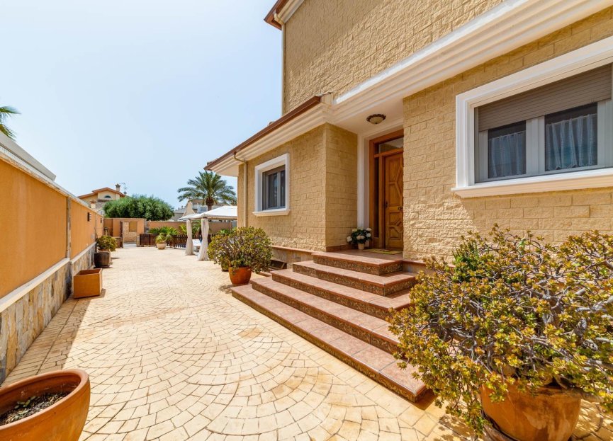 Resale - Villa - San Javier