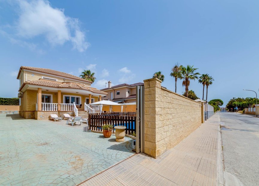 Resale - Villa - San Javier