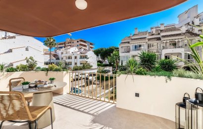 Resale - Apartment - Middle Floor Apartment - Marbella - Puerto Banús