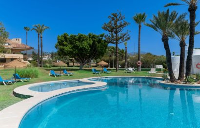 Resale - Apartment - Middle Floor Apartment - Marbella - Nueva Andalucia