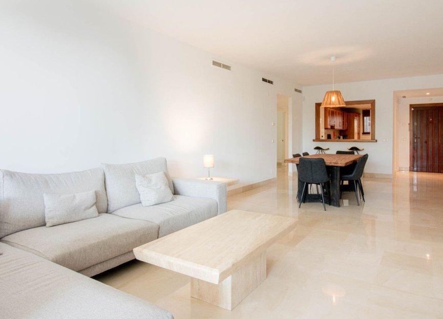 Resale - Apartment - Ground Floor Apartment - Marbella - Nueva Andalucia