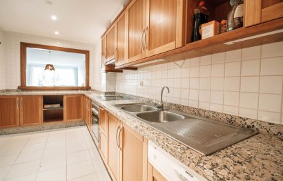 Resale - Apartment - Ground Floor Apartment - Marbella - Nueva Andalucia