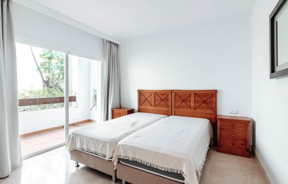 Resale - Apartment - Ground Floor Apartment - Marbella - Nueva Andalucia