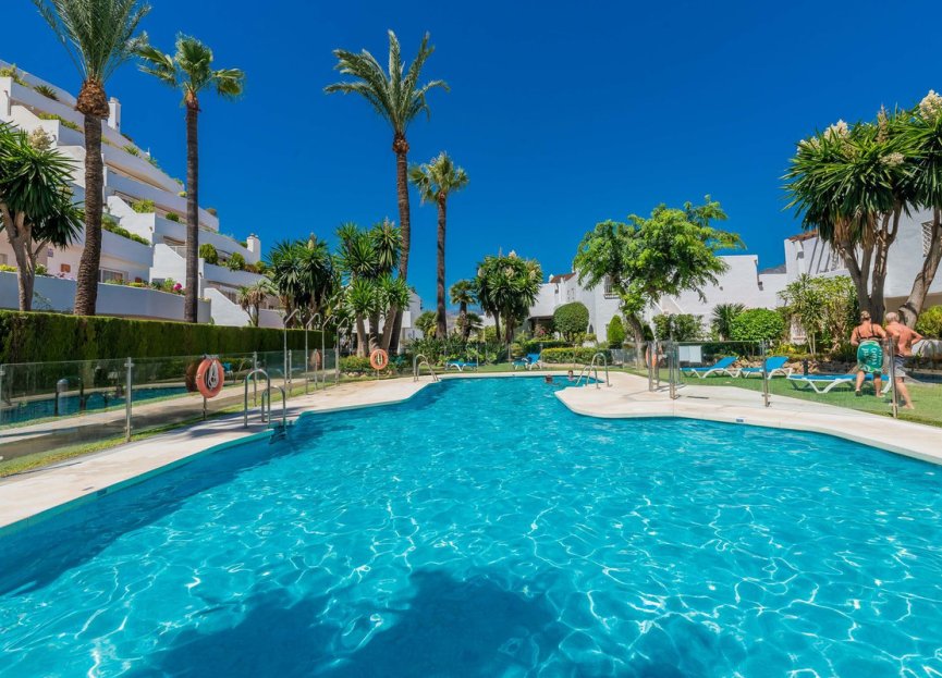 Resale - Apartment - Middle Floor Apartment - Marbella - Nueva Andalucia