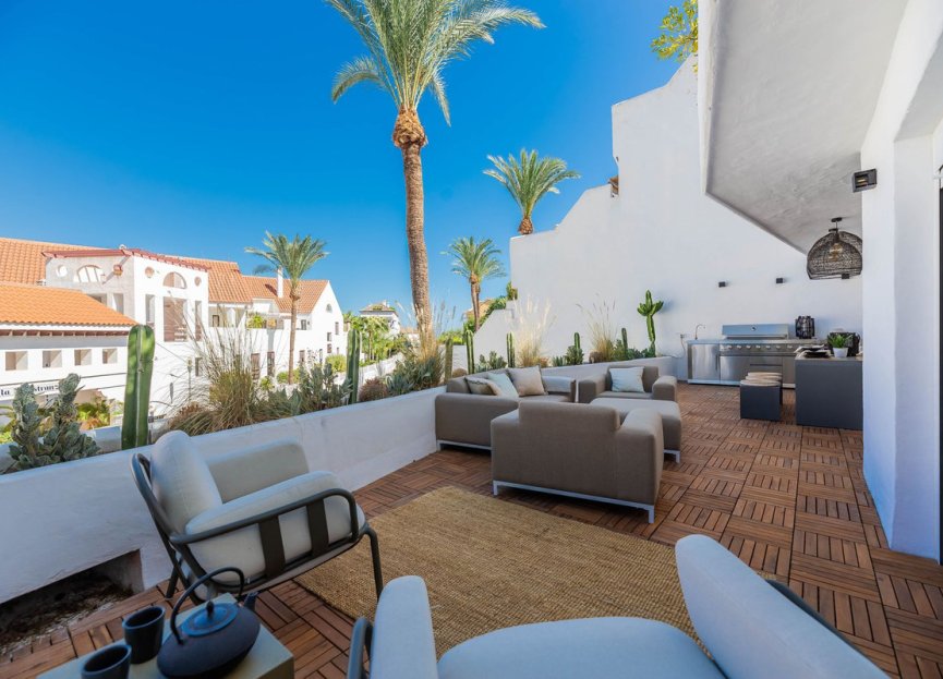 Resale - Apartment - Middle Floor Apartment - Marbella - Nueva Andalucia