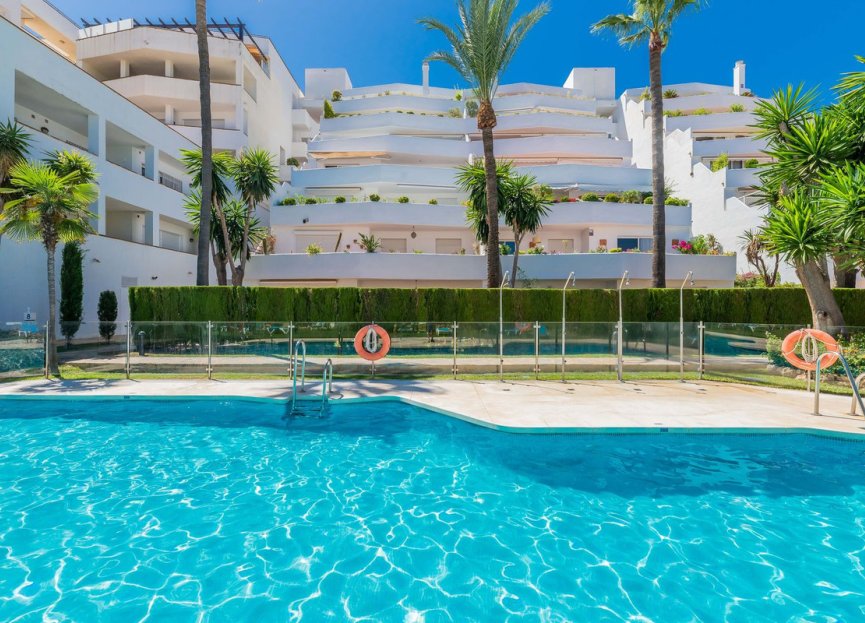 Resale - Apartment - Middle Floor Apartment - Marbella - Nueva Andalucia