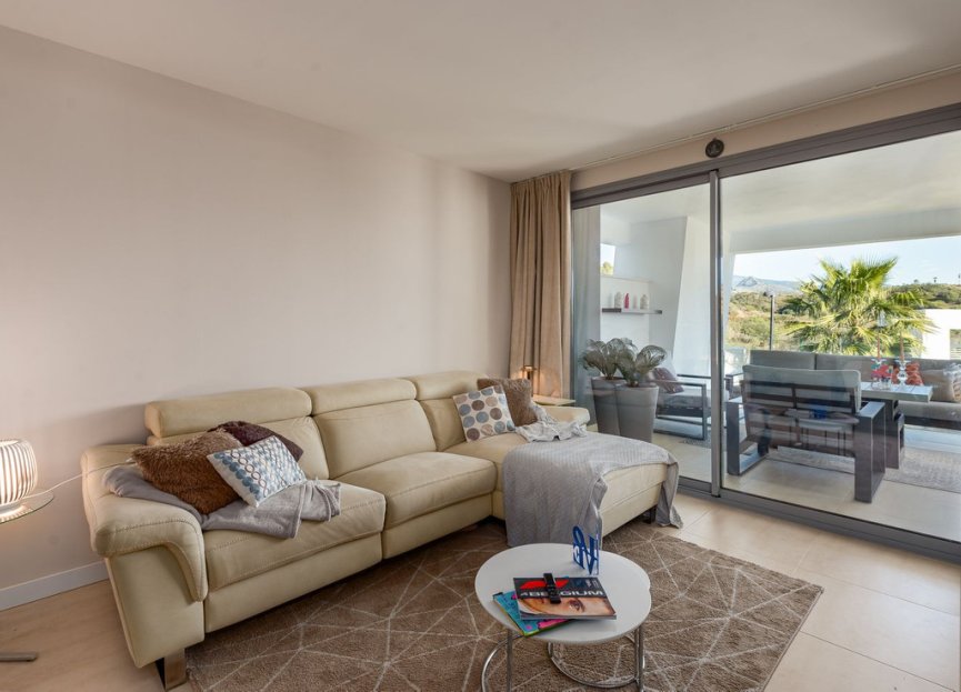 Resale - Apartment - Middle Floor Apartment - Estepona - Selwo