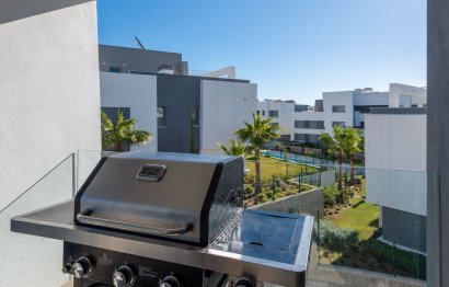 Resale - Apartment - Middle Floor Apartment - Estepona - Selwo