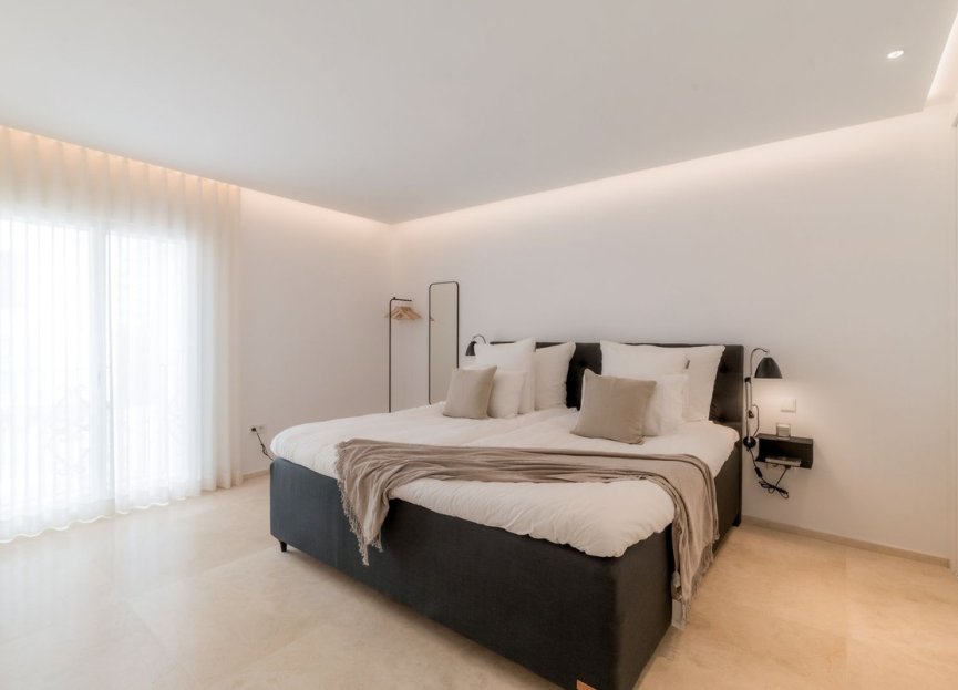 Resale - Apartment - Penthouse - Marbella - Puerto Banús