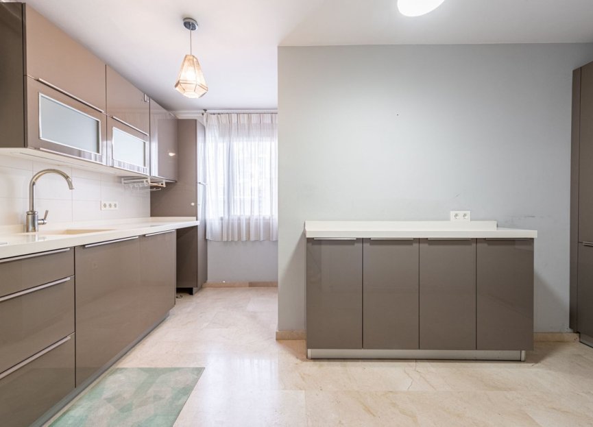 Resale - Apartment - Fuengirola