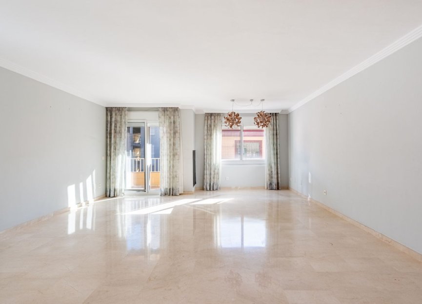 Resale - Apartment - Fuengirola