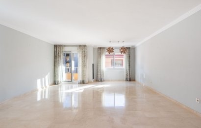 Resale - Apartment - Fuengirola