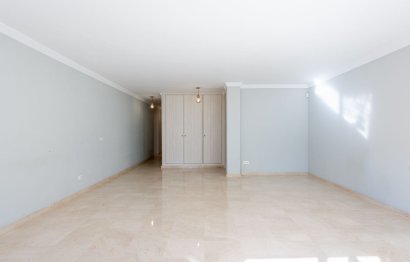 Resale - Apartment - Fuengirola