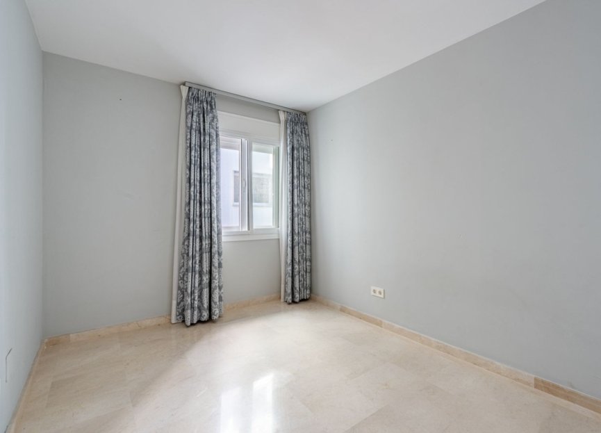 Resale - Apartment - Fuengirola