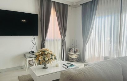 Resale - Apartment - Estepona