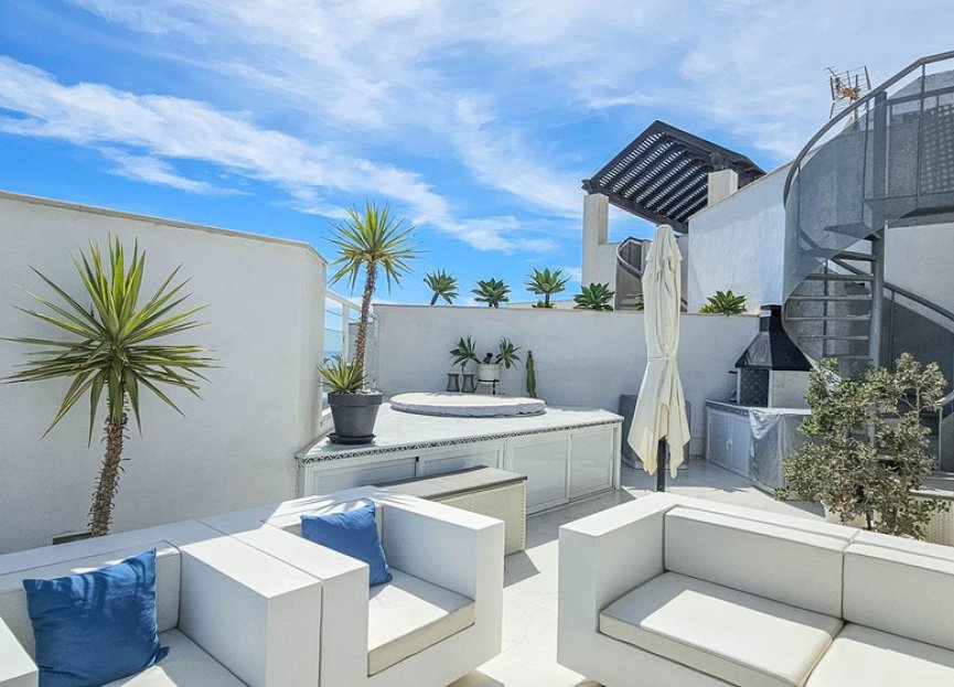 Resale - Apartment - Casares Playa - Casares