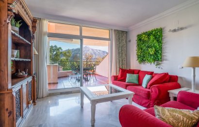 Resale - Apartment - Middle Floor Apartment - Marbella - Nueva Andalucia