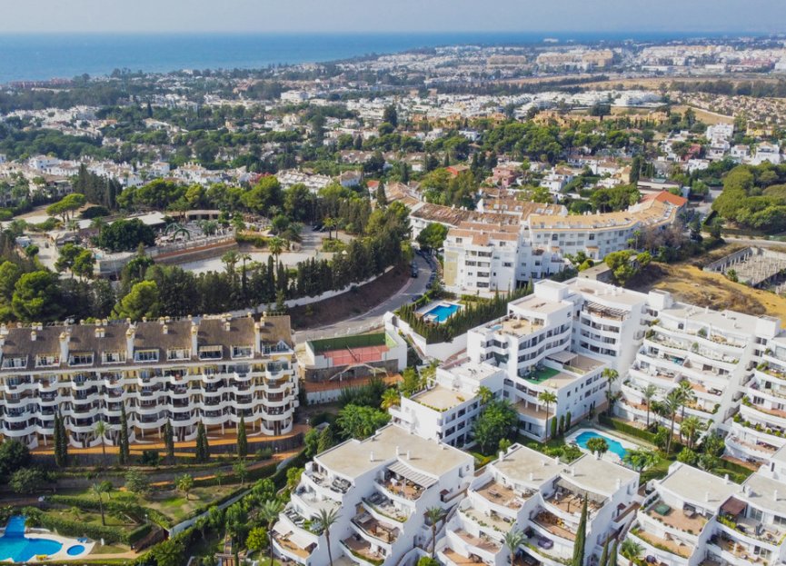 Resale - Apartment - Middle Floor Apartment - Marbella - Nueva Andalucia