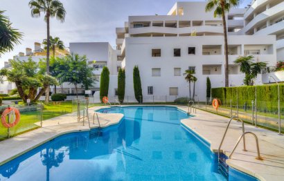 Resale - Apartment - Middle Floor Apartment - Marbella - Nueva Andalucia