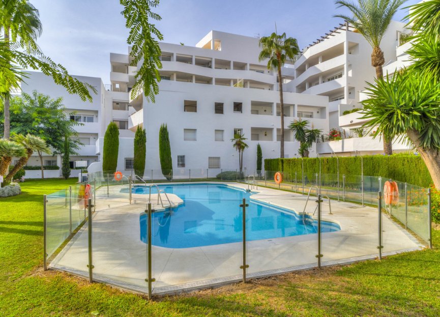 Resale - Apartment - Middle Floor Apartment - Marbella - Nueva Andalucia