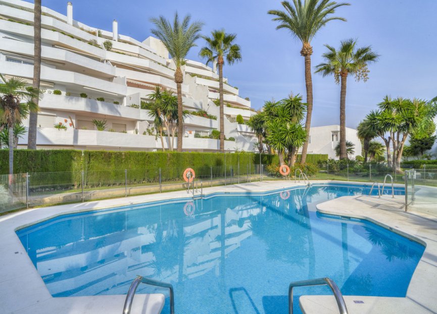 Resale - Apartment - Middle Floor Apartment - Marbella - Nueva Andalucia