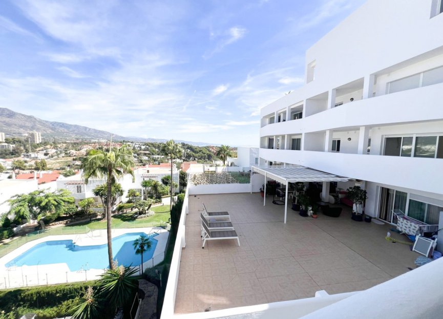 Resale - Apartment - Middle Floor Apartment - Marbella - Nueva Andalucia