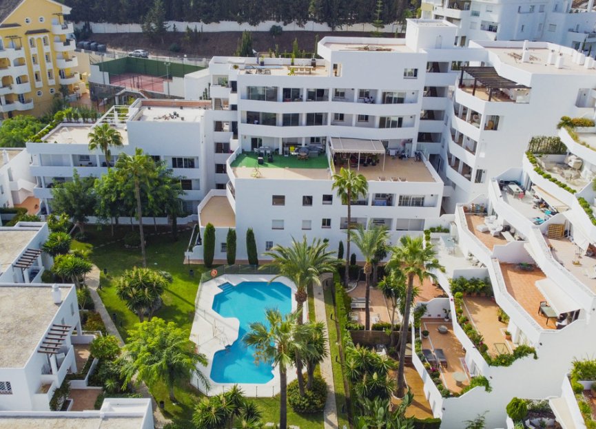 Resale - Apartment - Middle Floor Apartment - Marbella - Nueva Andalucia