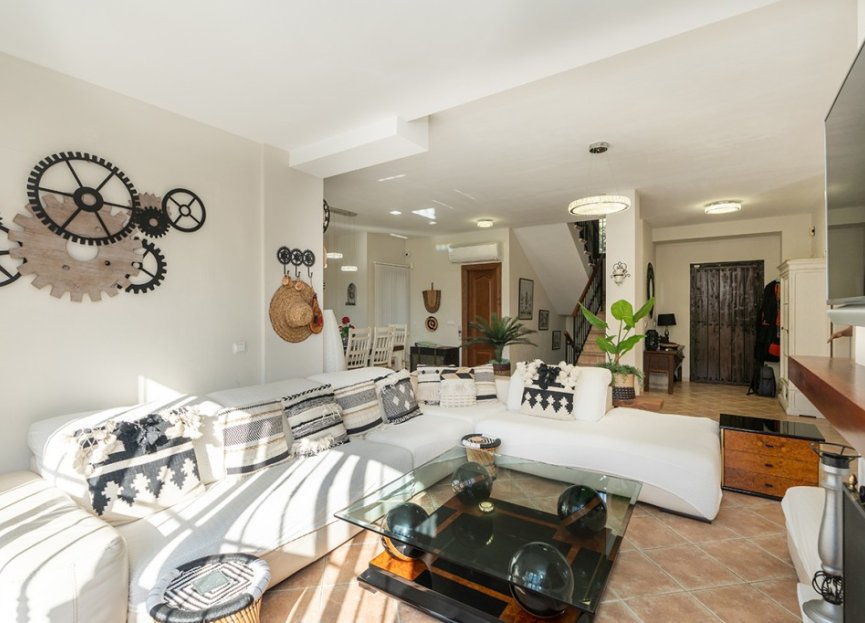 Resale - House - Detached Villa - Marbella - Marbesa