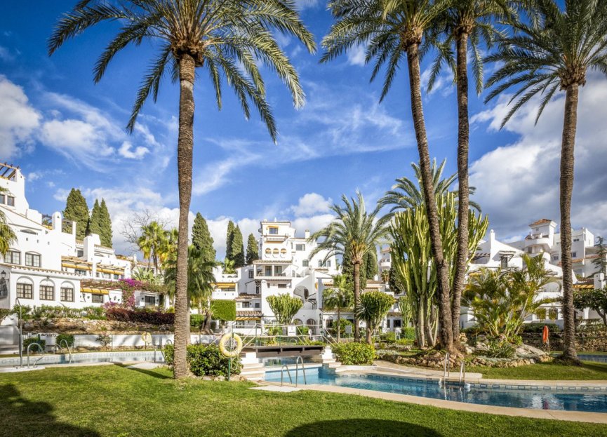 Resale - Apartment - Ground Floor Apartment - Marbella - Nueva Andalucia