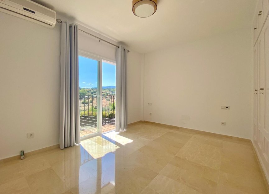 Reventa - Apartment - Top Floor Apartment - Marbella - Nueva Andalucia