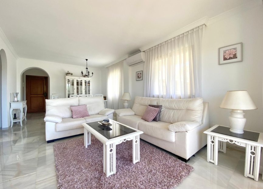 Resale - Apartment - Middle Floor Apartment - Marbella - Nueva Andalucia