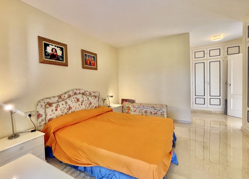 Resale - Apartment - Marbella