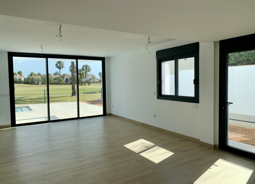 Obra nueva - Casa - Roda Golf