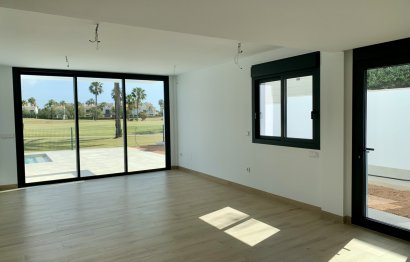 Obra nueva - Casa - Roda Golf