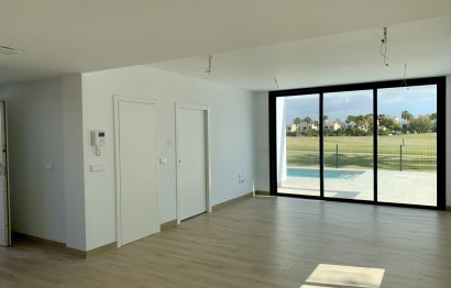 Obra nueva - Casa - Roda Golf