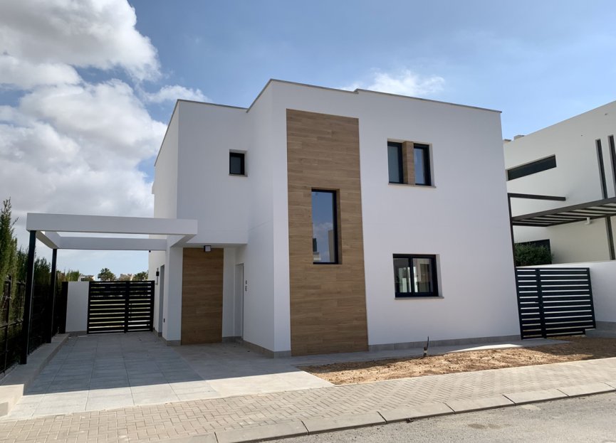 Obra nueva - Casa - Roda Golf