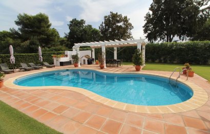 Resale - House - Detached Villa - Sotogrande