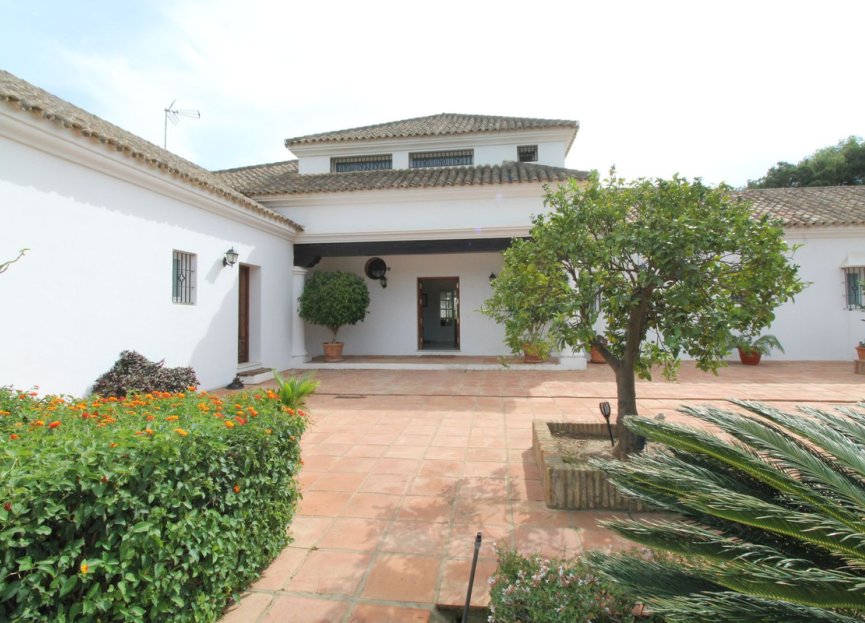 Resale - House - Detached Villa - Sotogrande