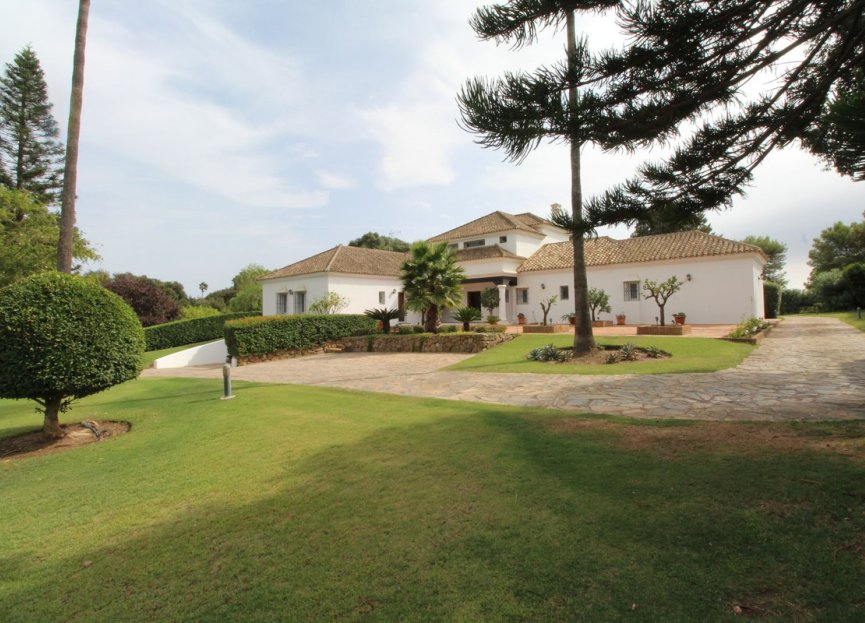 Resale - House - Detached Villa - Sotogrande