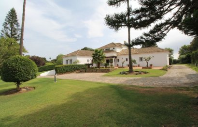 Resale - House - Detached Villa - Sotogrande