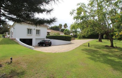 Resale - House - Detached Villa - Sotogrande