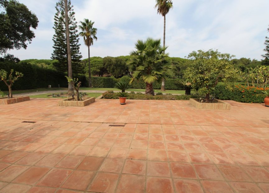 Resale - House - Detached Villa - Sotogrande