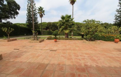 Resale - House - Detached Villa - Sotogrande